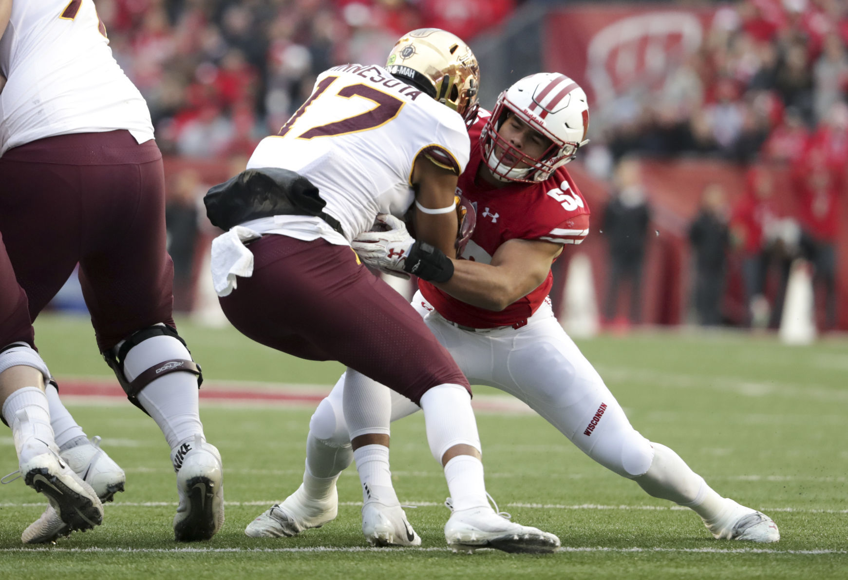 Golden Gophers 37, Badgers 15